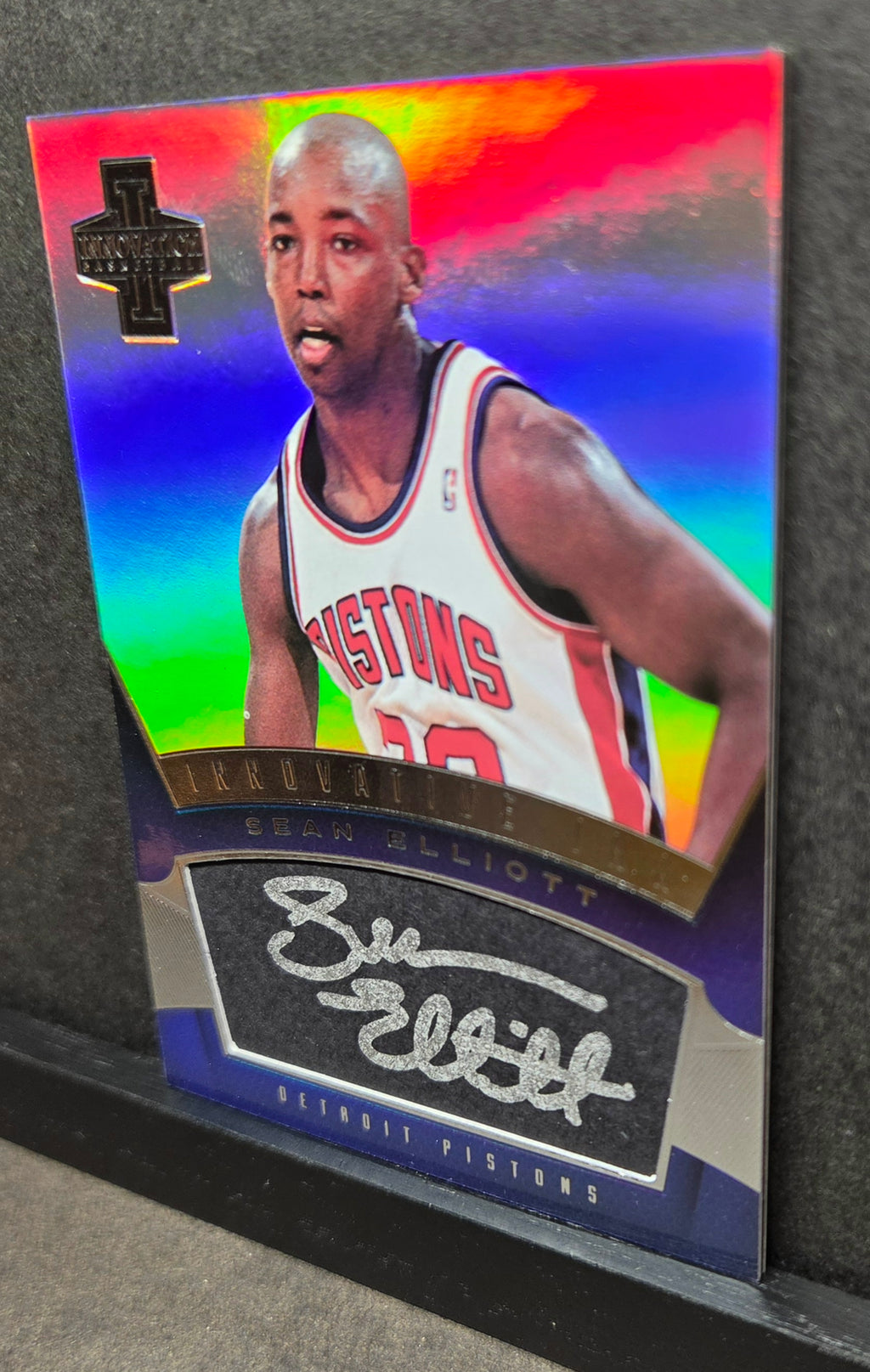 2012-13 Panini Innovation Sean Elliott Innovative Ink Auto #35