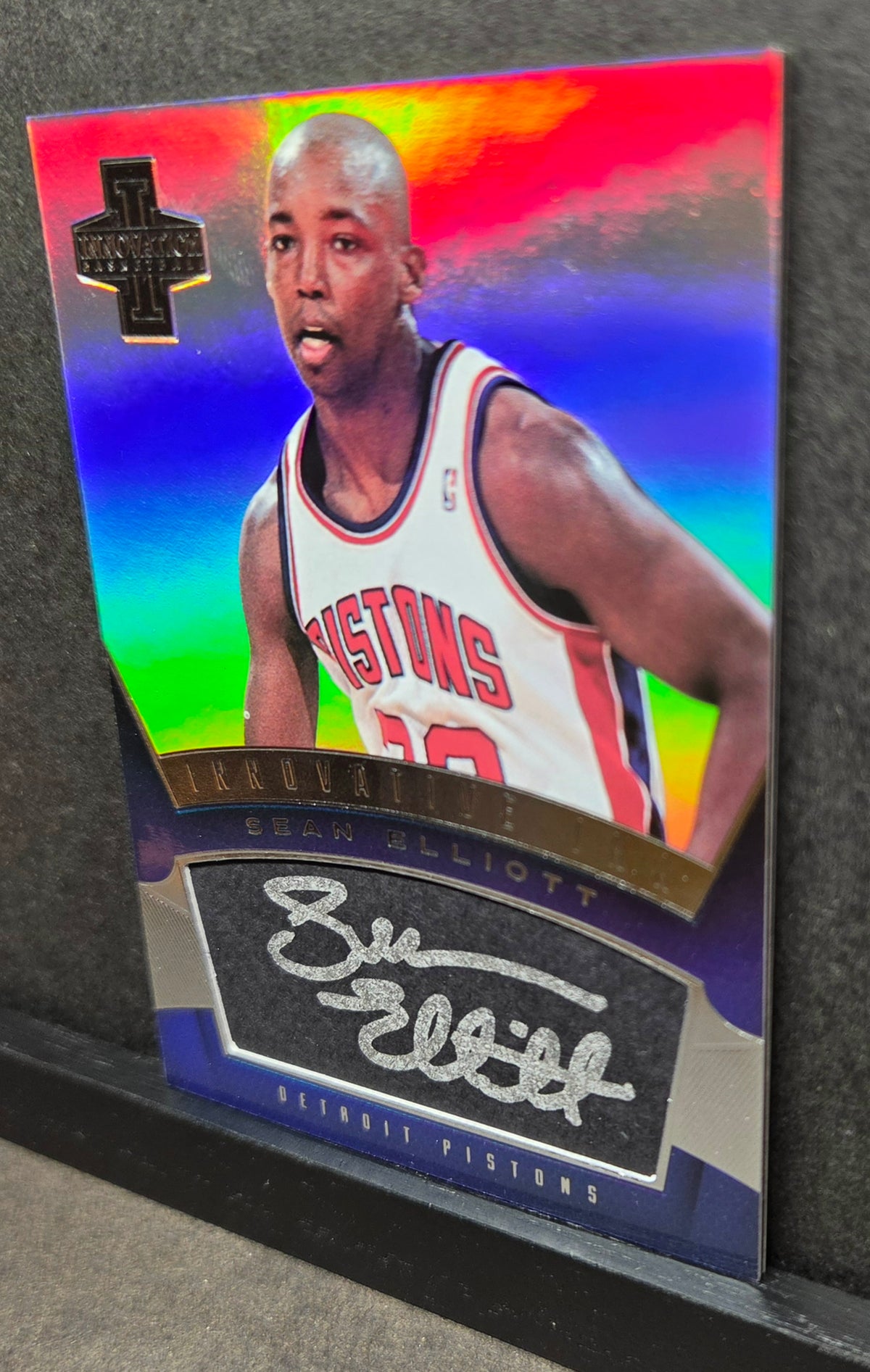 2012-13 Panini Innovation Sean Elliott Innovative Ink Auto #35