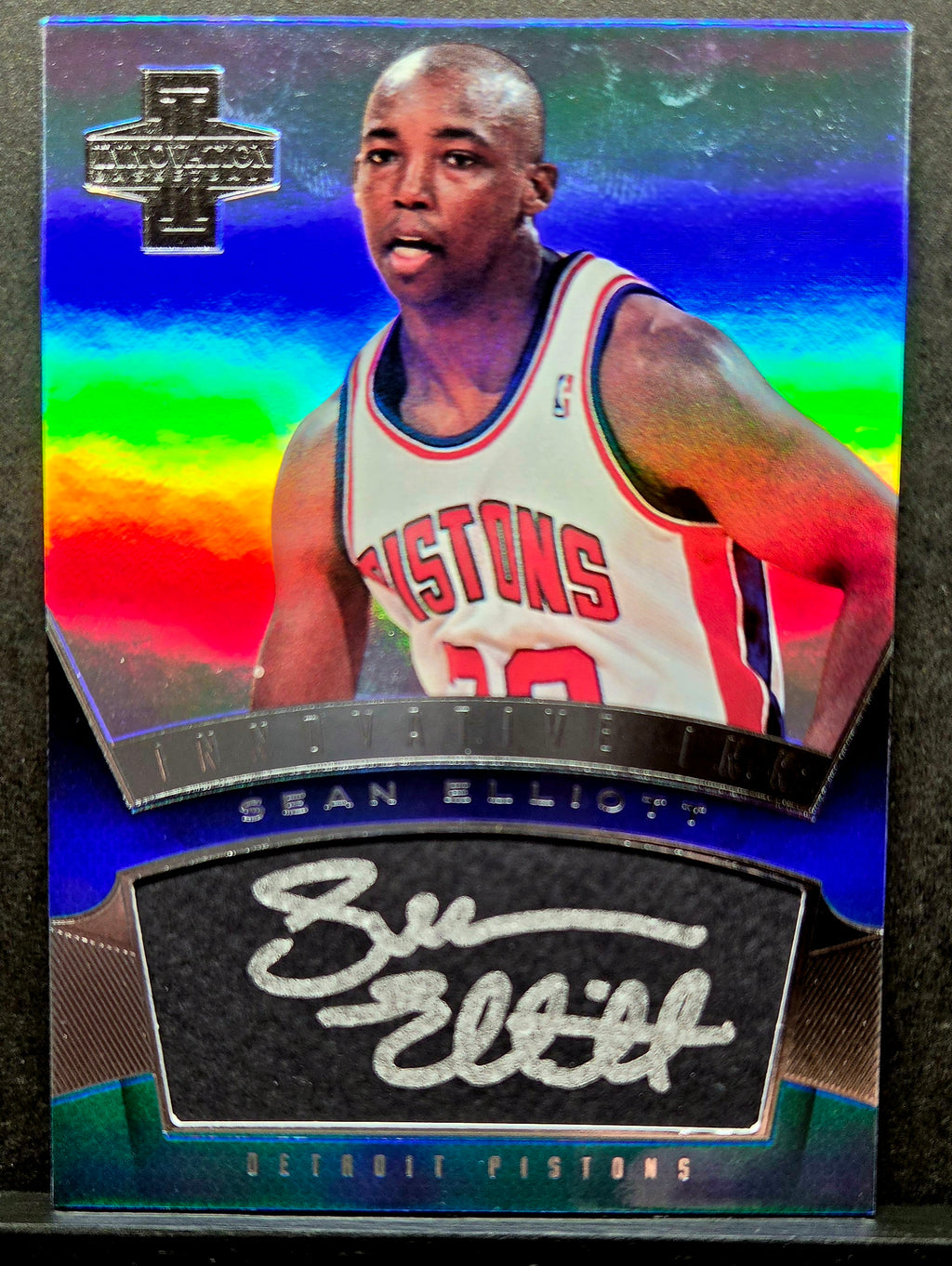 2012-13 Panini Innovation Sean Elliott Innovative Ink Auto #35