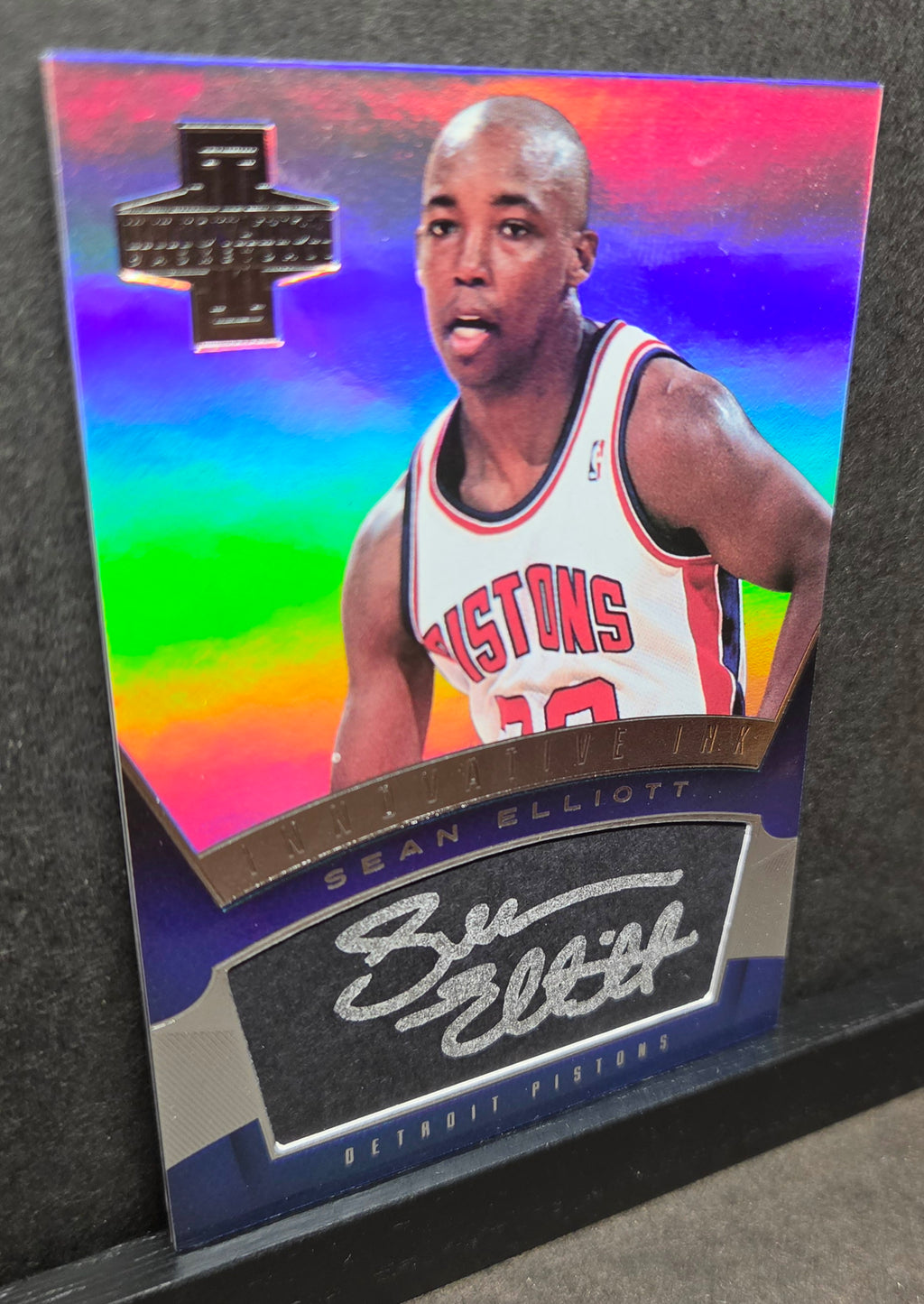 2012-13 Panini Innovation Sean Elliott Innovative Ink Auto #35